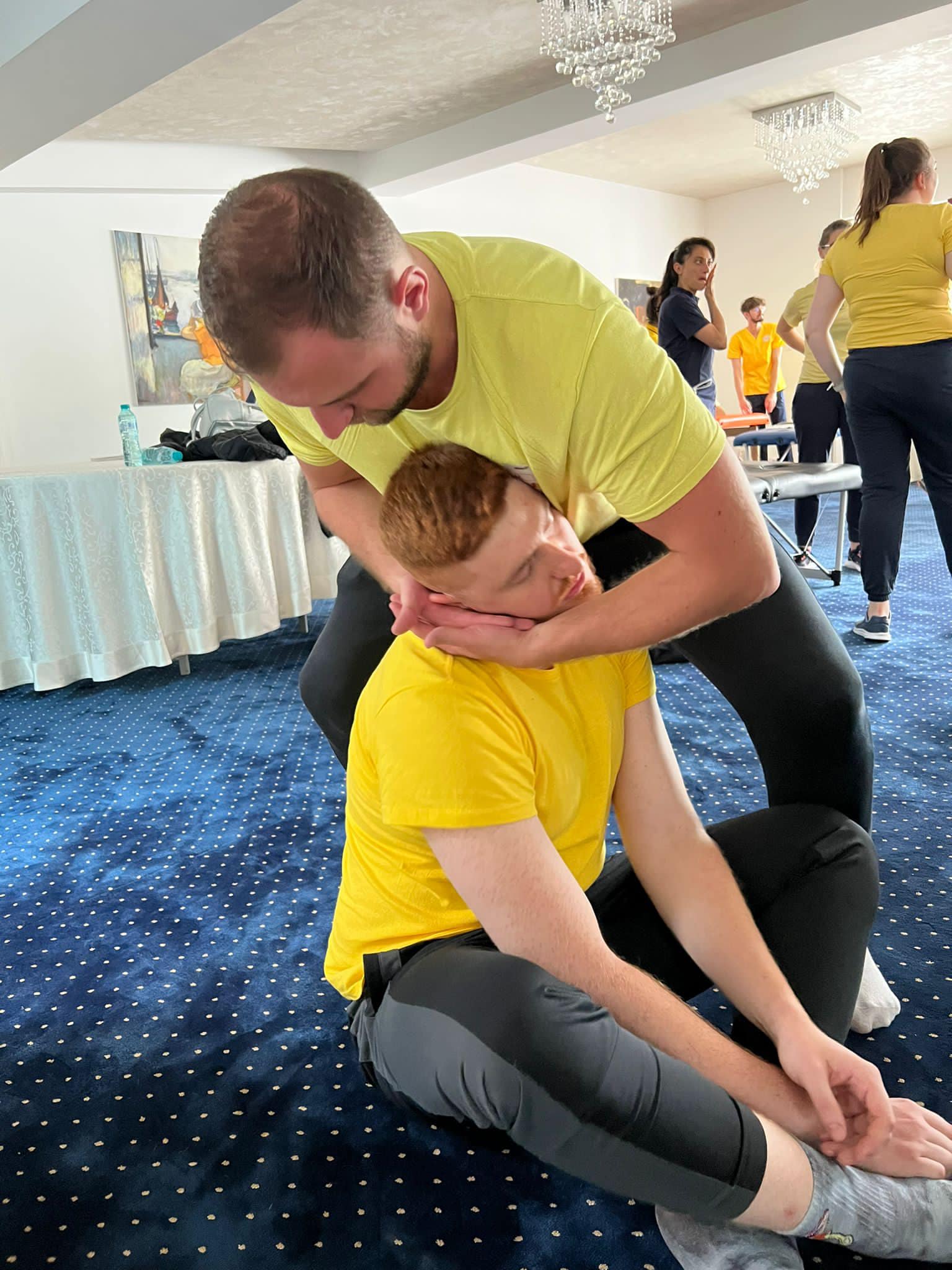 Terapie manuală la nivelul gâtului — PKR Enjoy Kineto Reșița